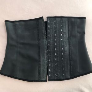 Kardashian Angel Curve Extreme Wast trainer 3 hook